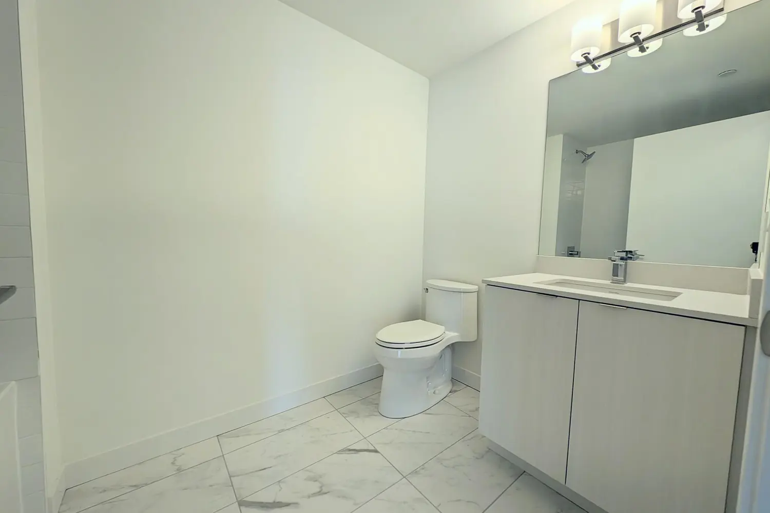 Additional image 11 of 859 The Queensway 910