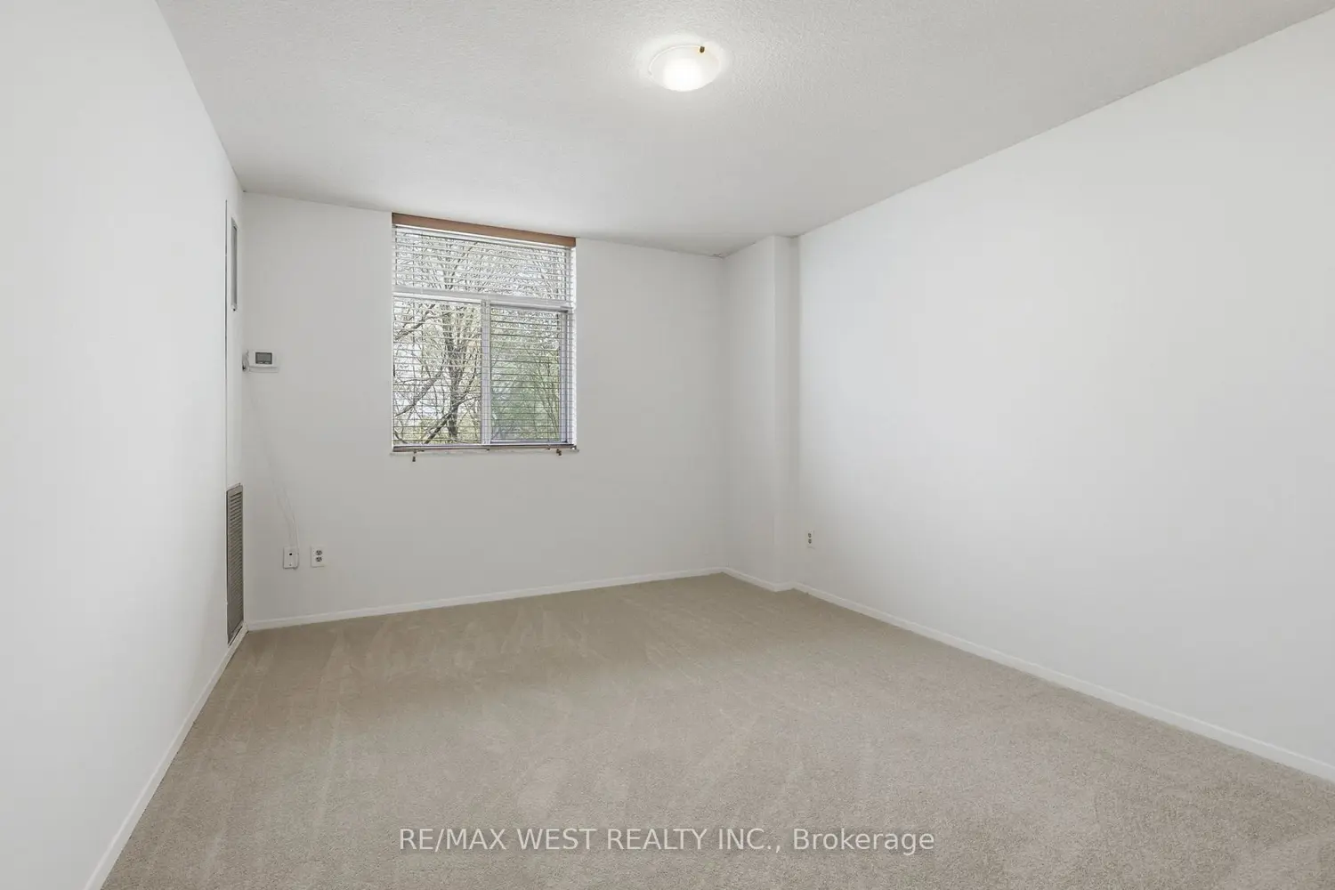 Additional image 10 of 1275 Markham Road 401