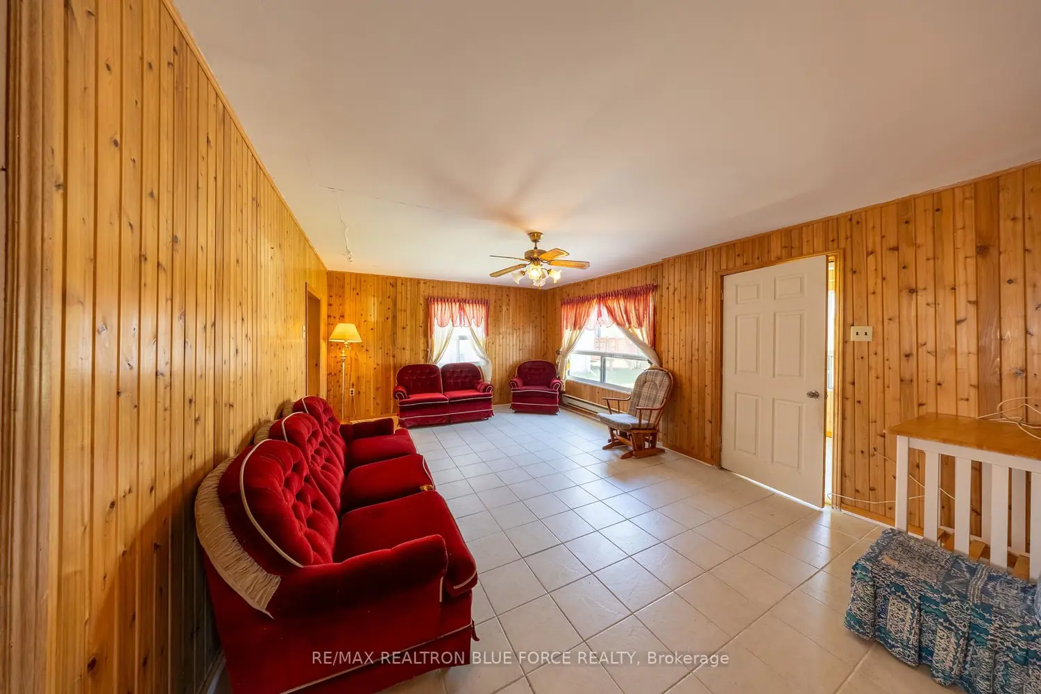 57 Lakeshore Road photo 4