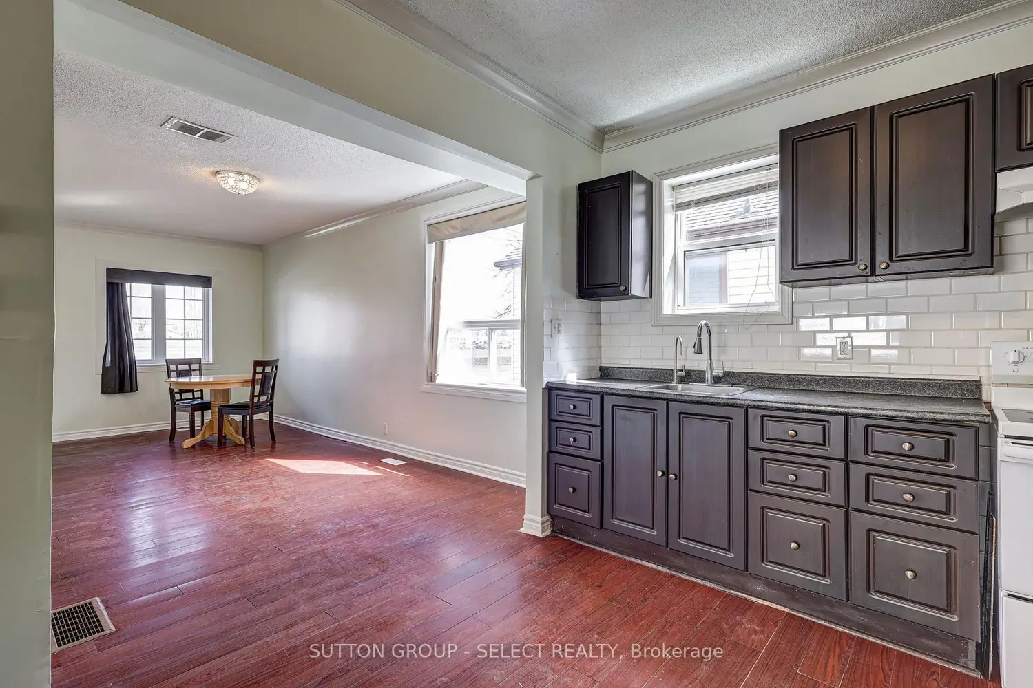 Additional image 6 of 471 Burbrook Place