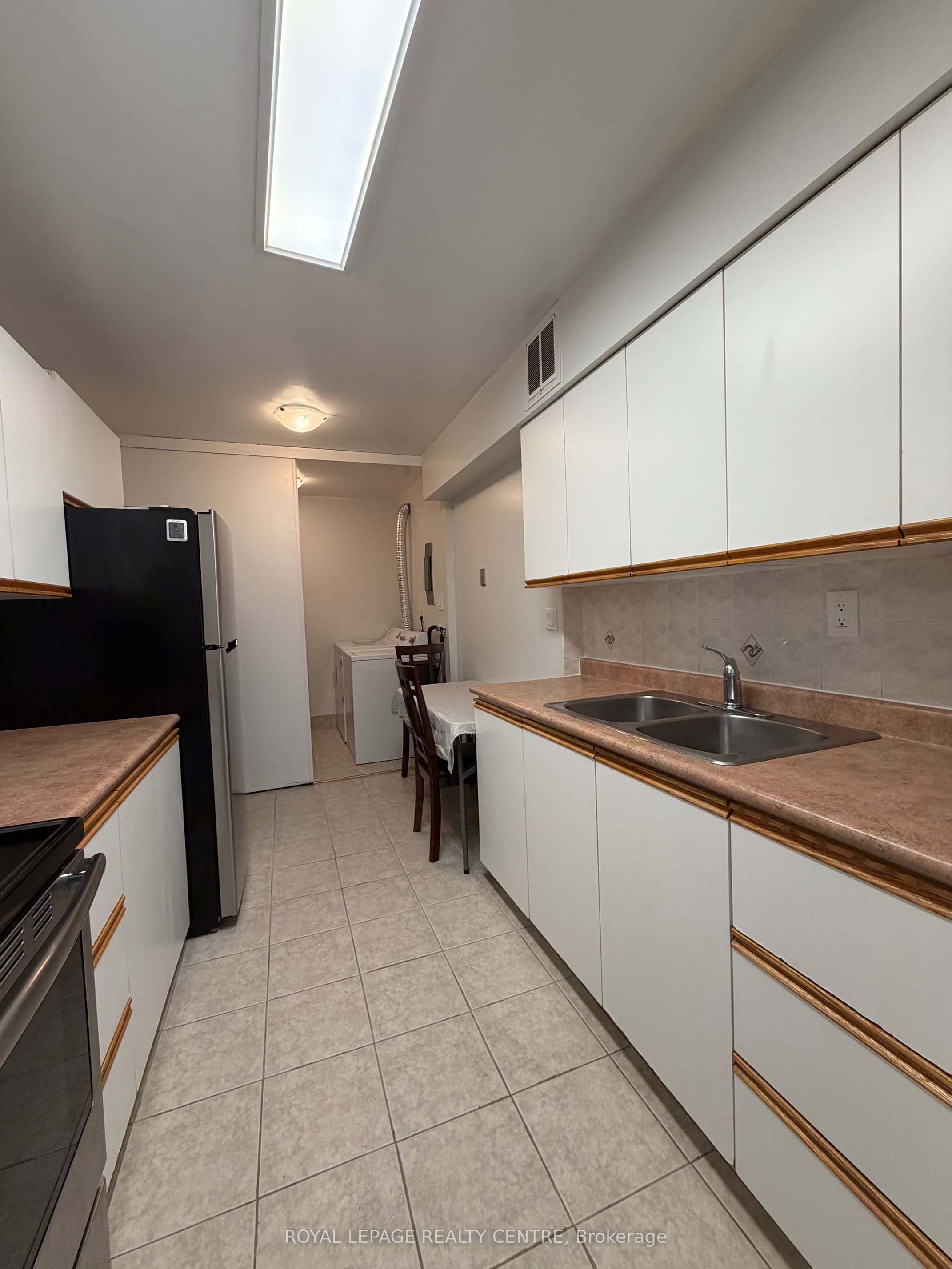 Additional image 6 of 209-340 Dixon Road, Toronto, ON, M9R 1T1
