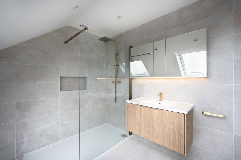 Additional image 19 of 5 bed detached house to rentNew Church Road, Hove BN3