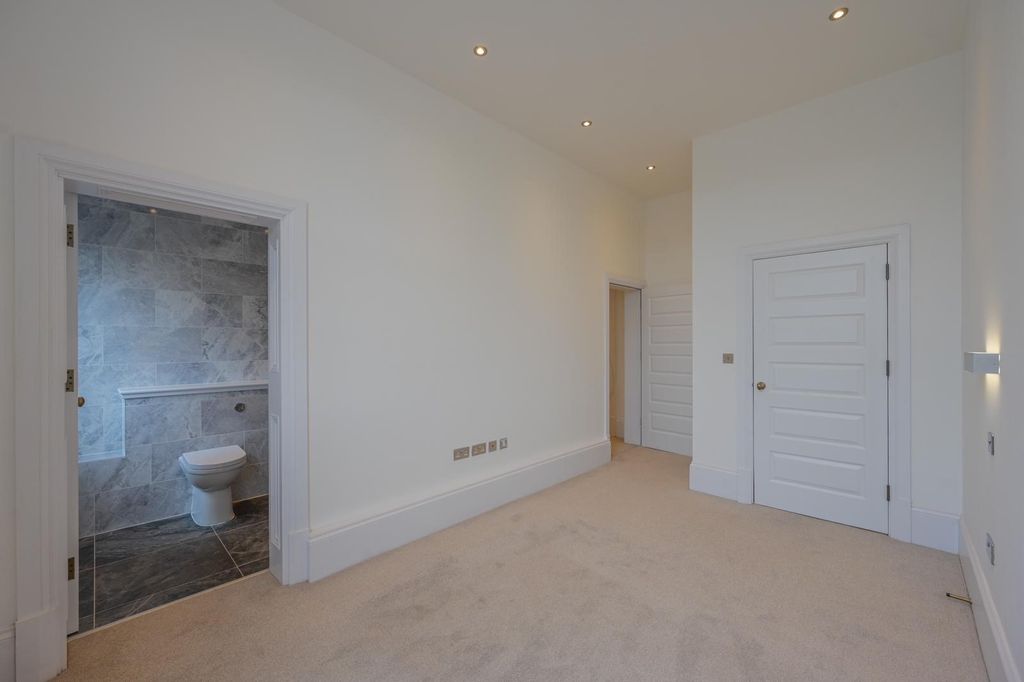 Additional image 5 of 2 bed flat to rentSt Marys Gate, Derby DE1