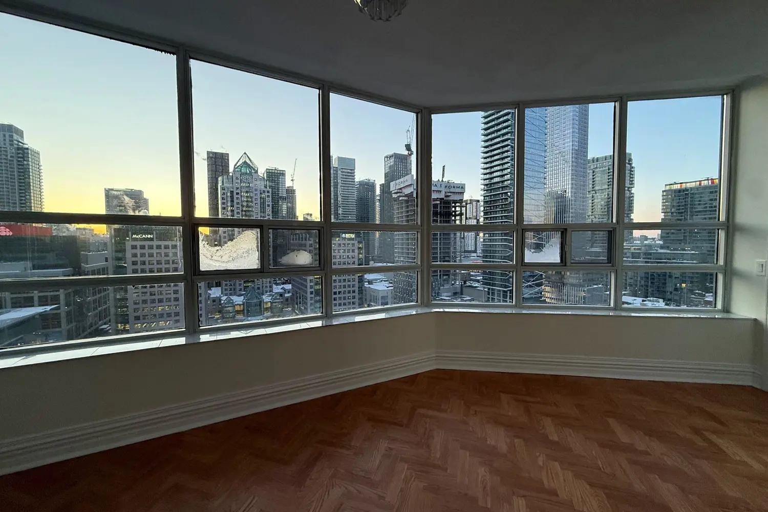 Additional image 8 of 71 Simcoe Street 2001
