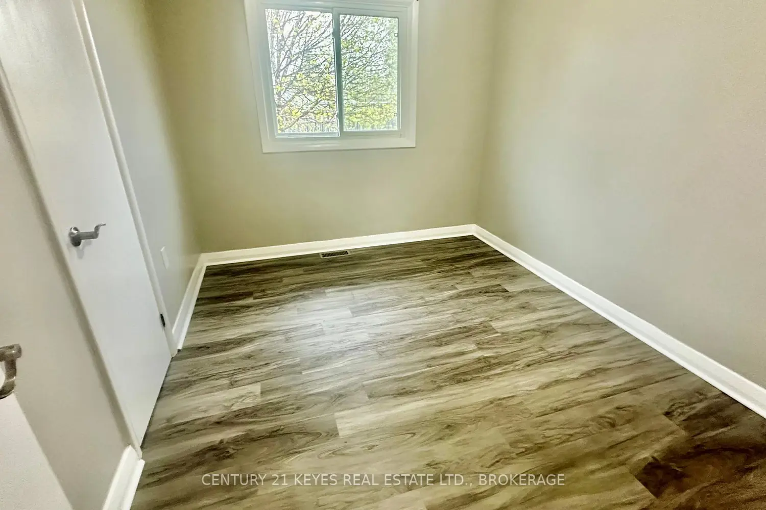 Additional image 8 of 34 Salisbury Avenue