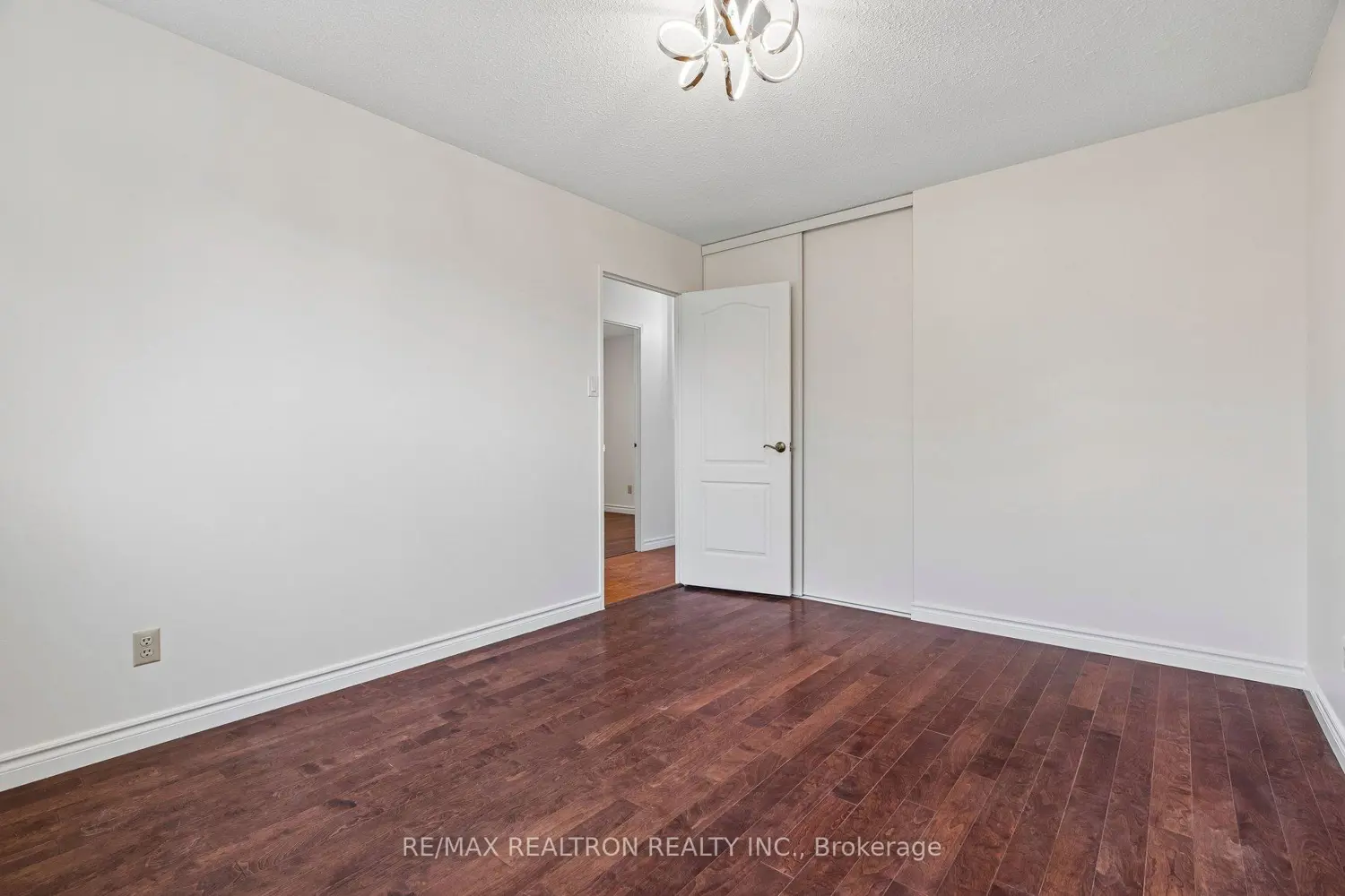 Additional image 12 of 991 Cardinal Court