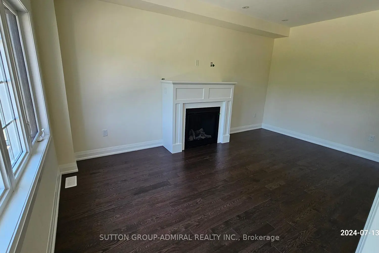 152 Hawkins Street photo 3