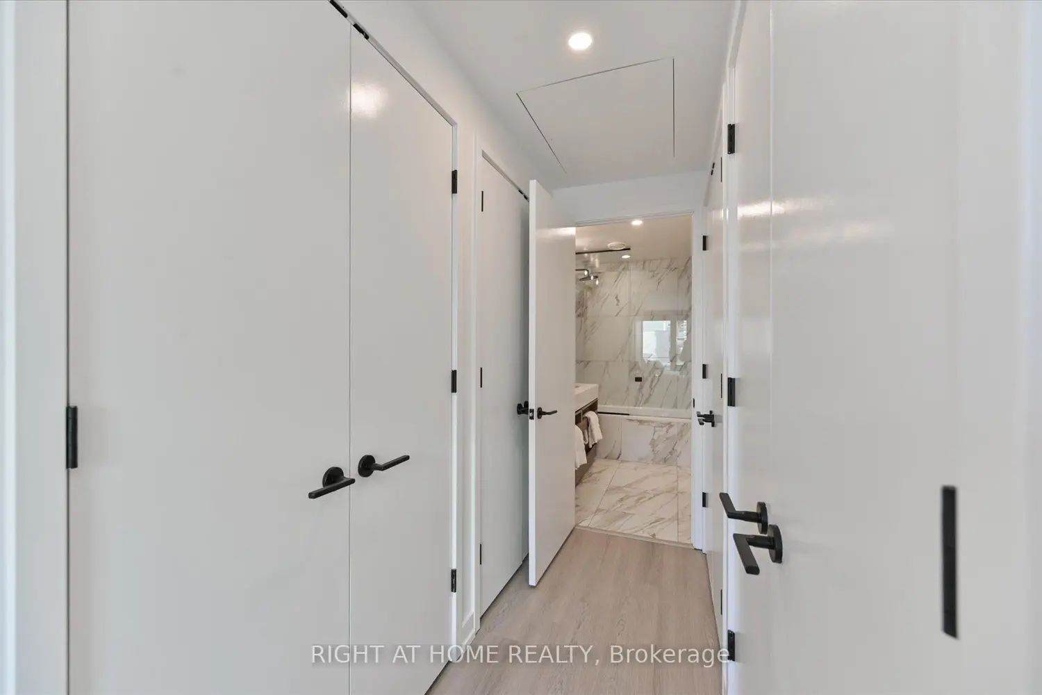 Additional image 14 of 505 Richmond Street 623