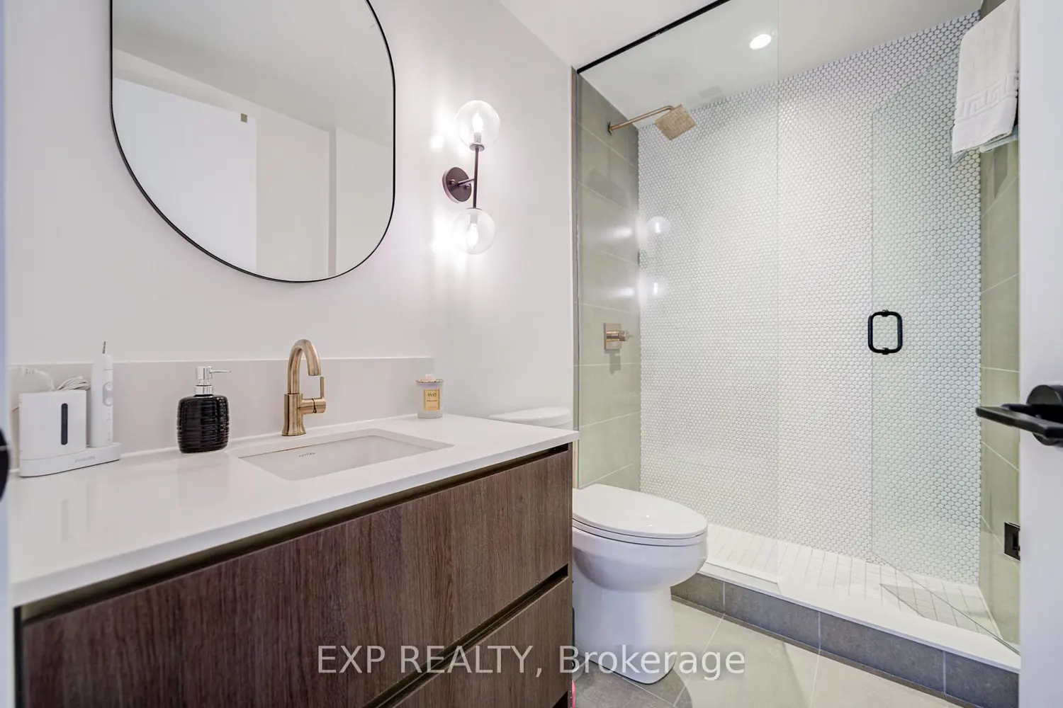 Additional image 8 of 1285 Queen Street 211