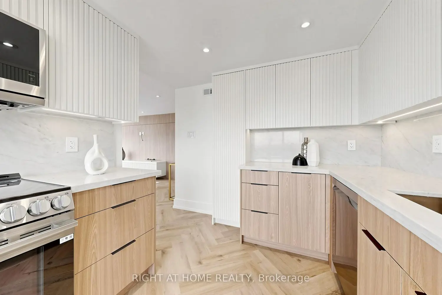 Additional image 6 of 7420 Bathurst Street 1510
