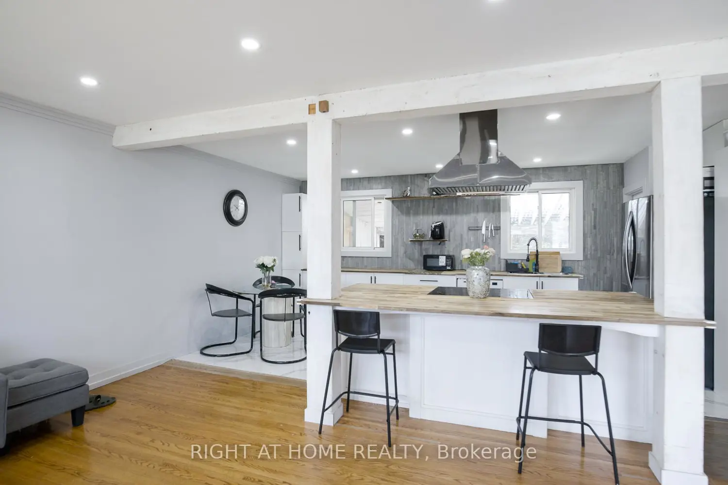 134 David Drive photo 4