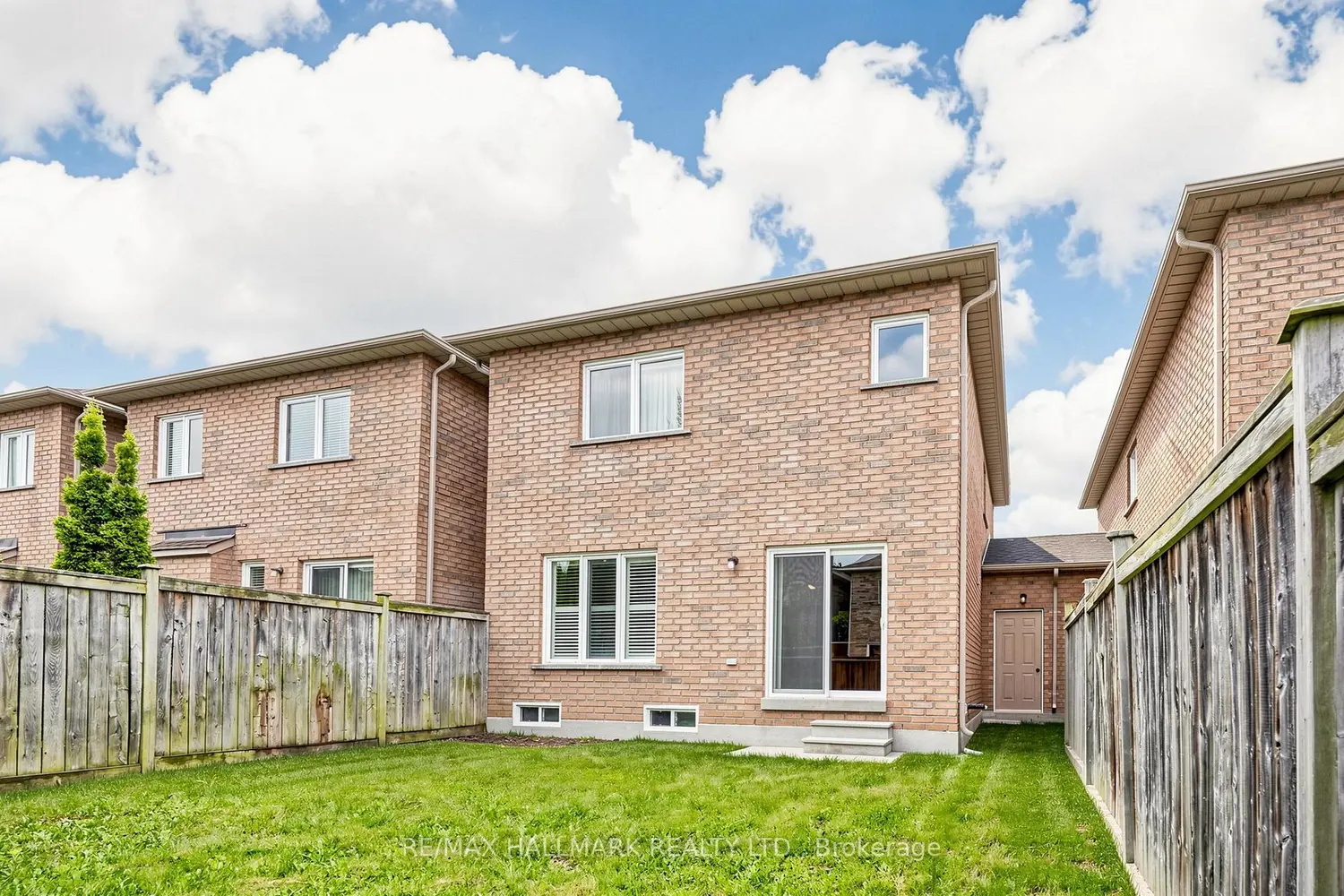 Additional image 18 of 72 Walkview Crescent