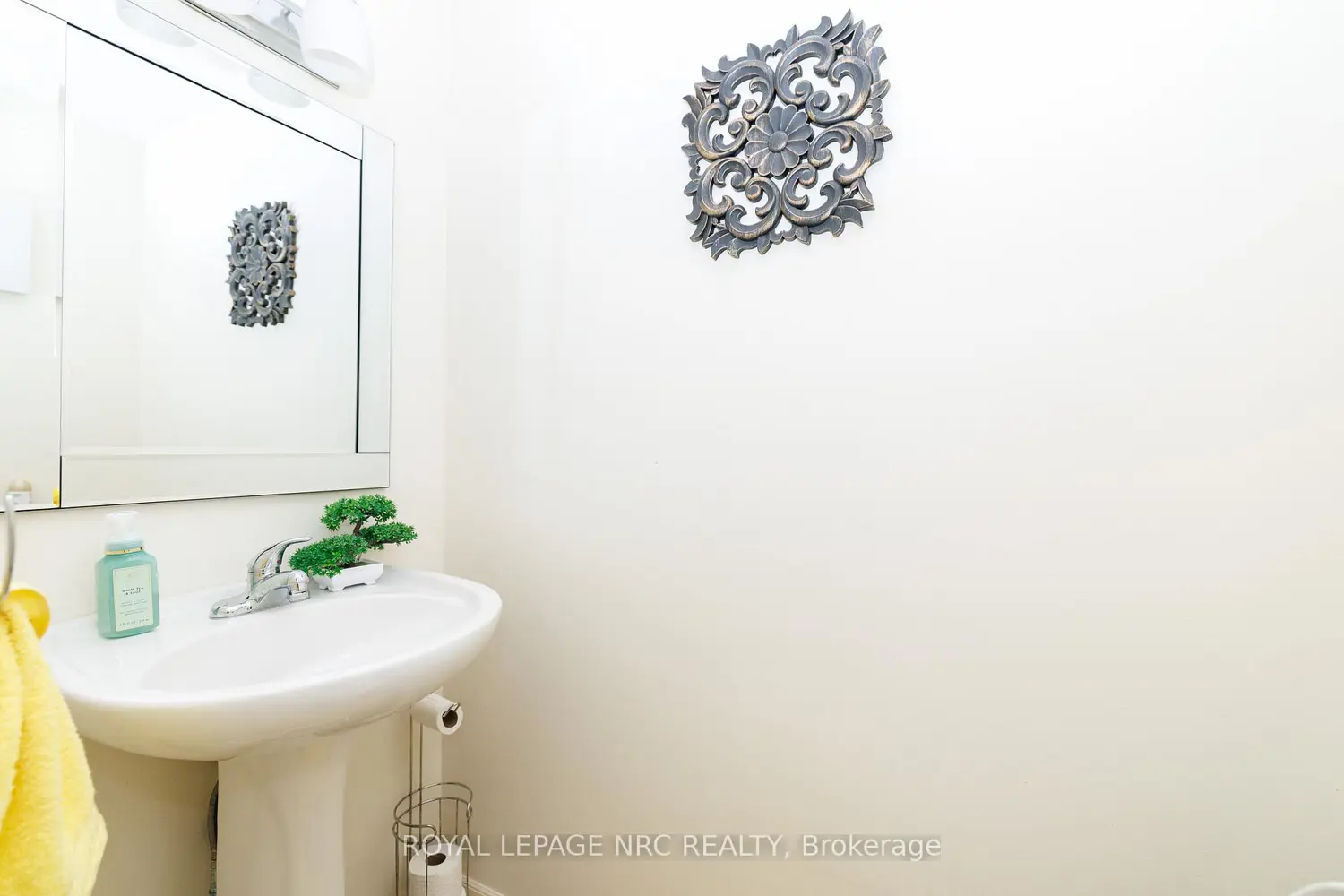 Additional image 10 of 50 Lakeshore Rd Unit 44 Road