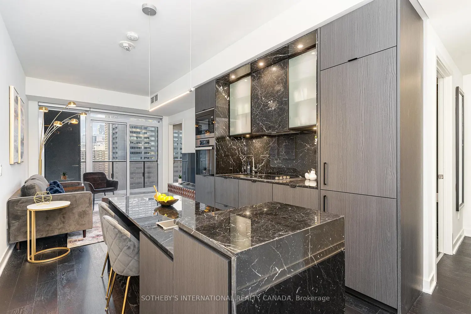 Additional image 7 of 11 Yorkville Avenue 1111