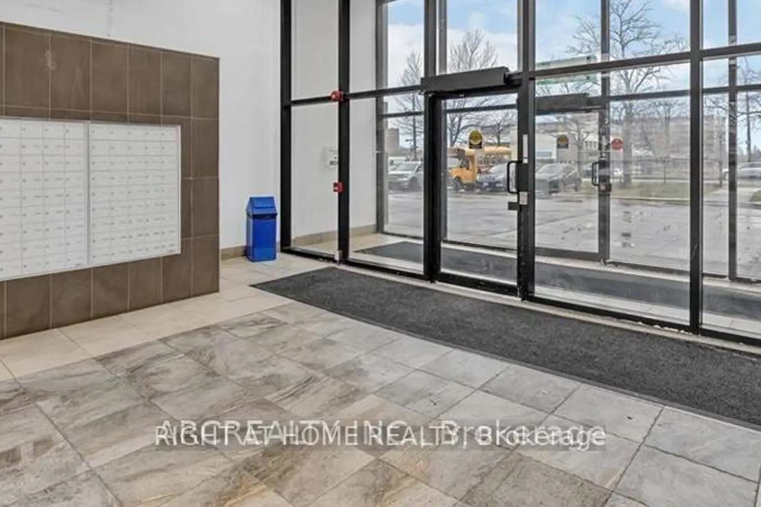 Additional image 2 of 4673 Jane Street 811