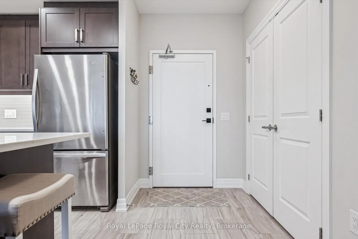 1880 Gordon Street 809 photo 2