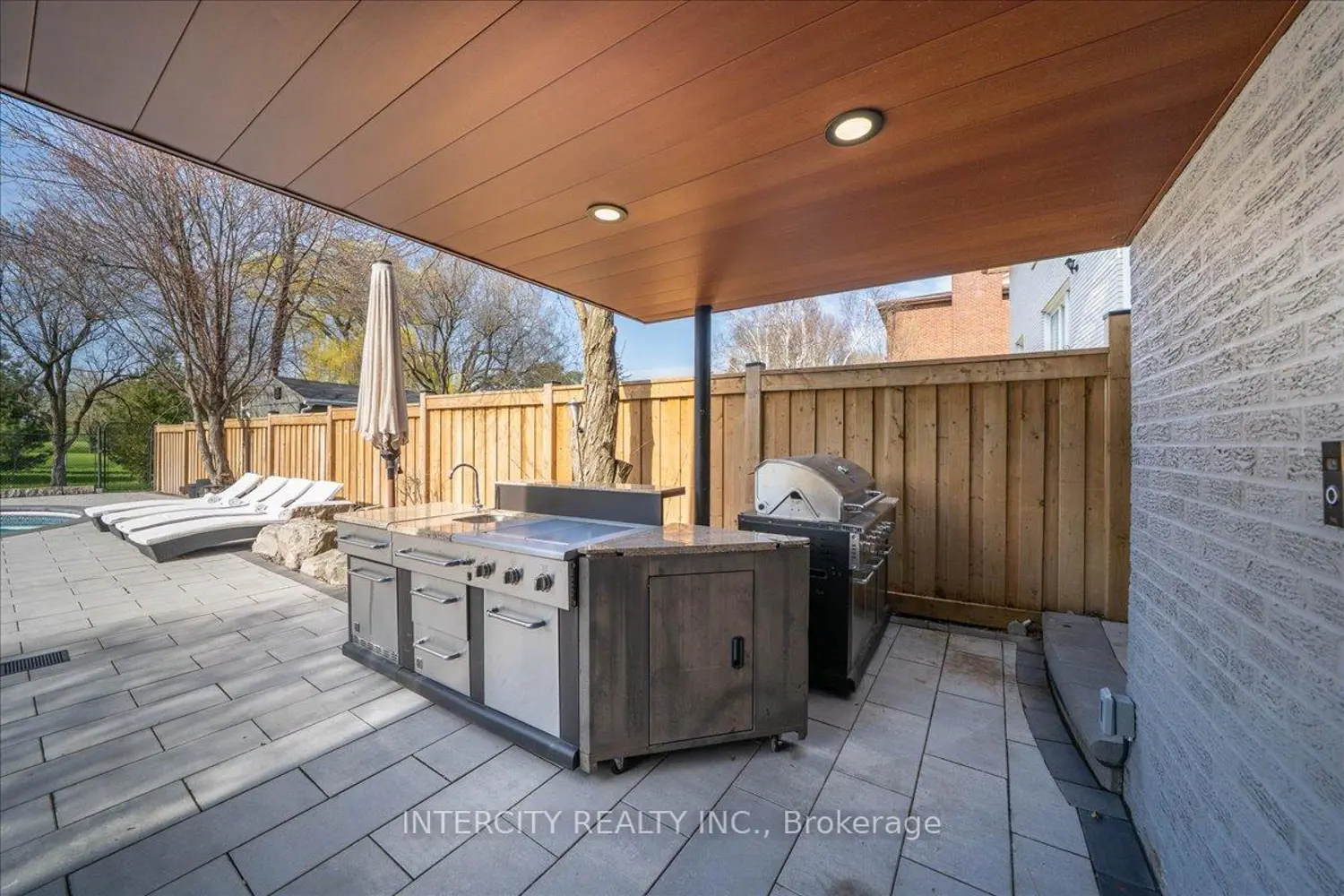 Additional image 17 of 61 Golfwood Heights