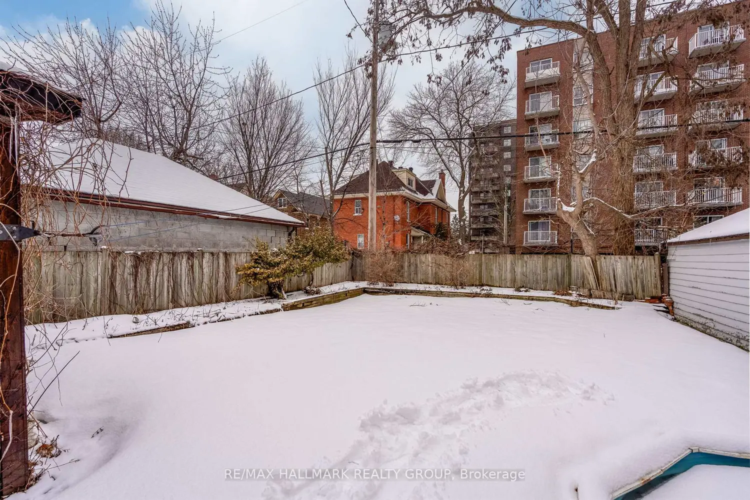 45 Russell Avenue photo 5
