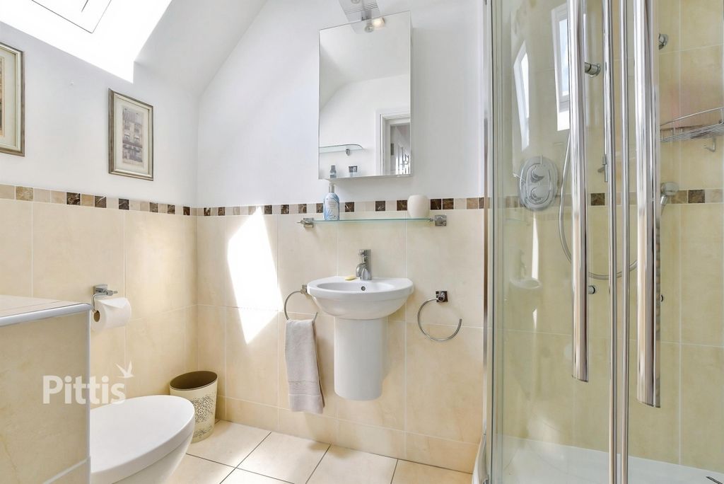Additional image 11 of 3 bed flat to rentCliff Road, Totland Bay PO39