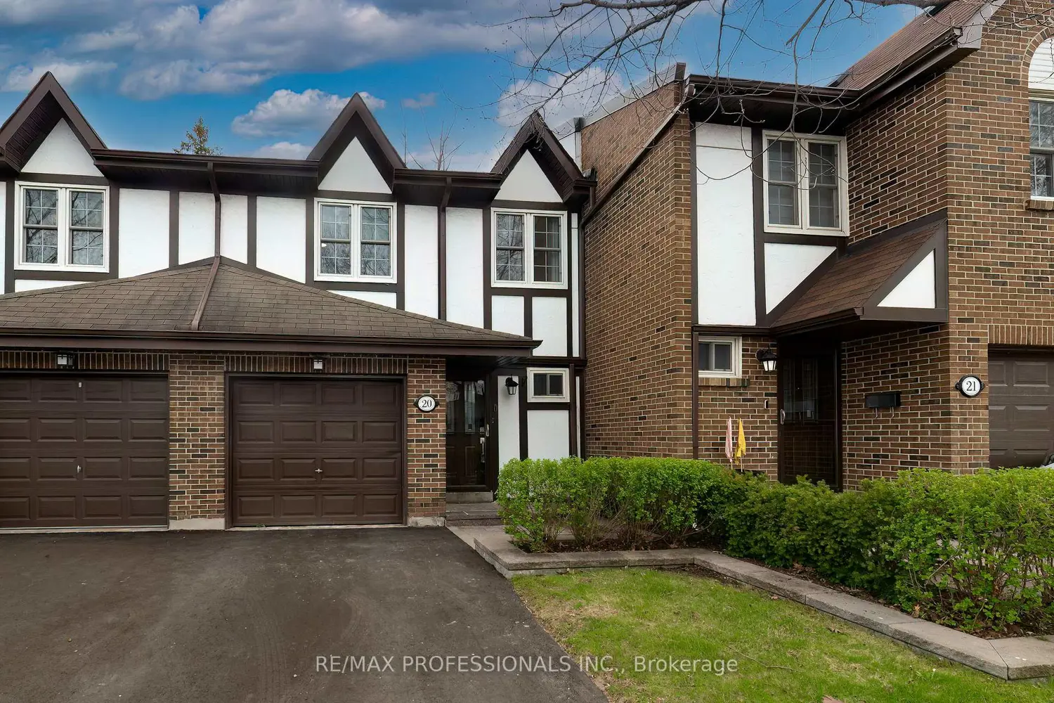 1951 Rathburn Road 20