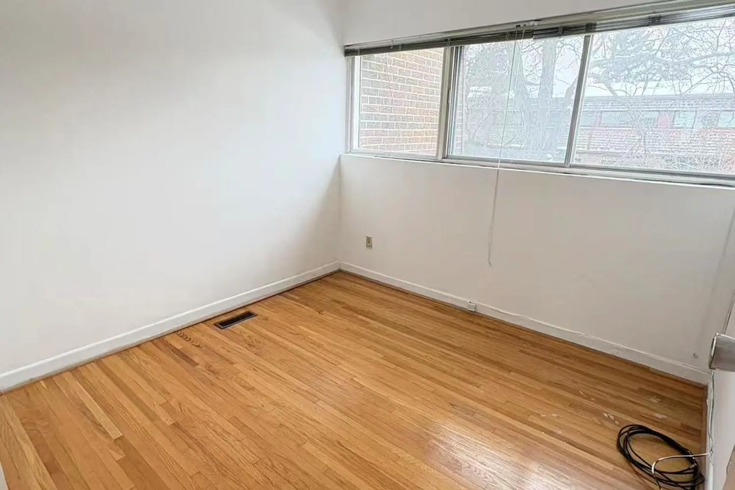 Additional image 4 of 86 Castlebury Crescent 14
