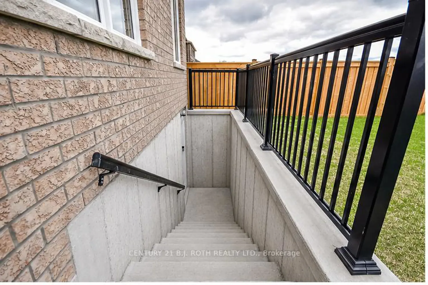 Additional image 18 of 1521 Broderick Street