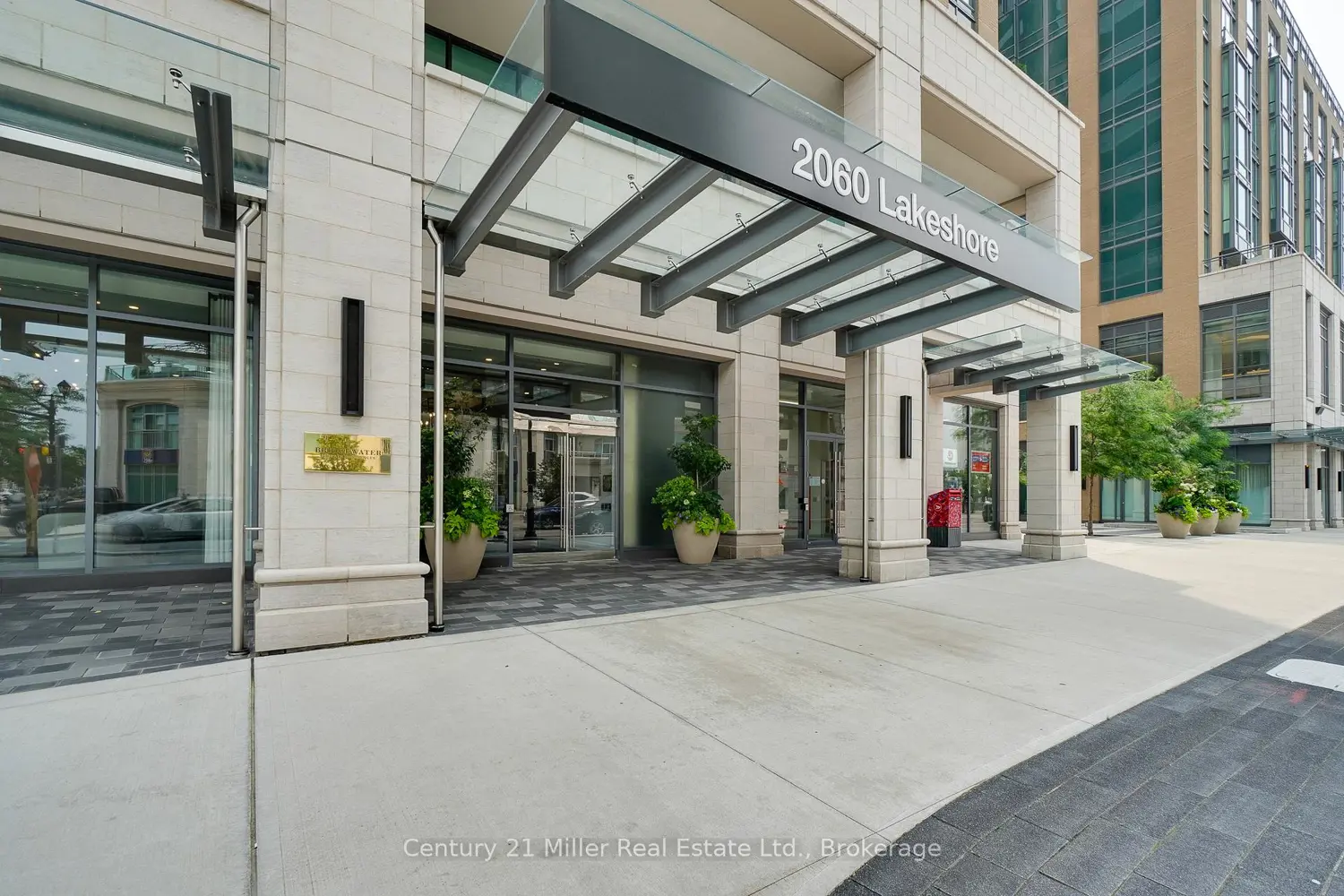 2060 Lakeshore Road 802