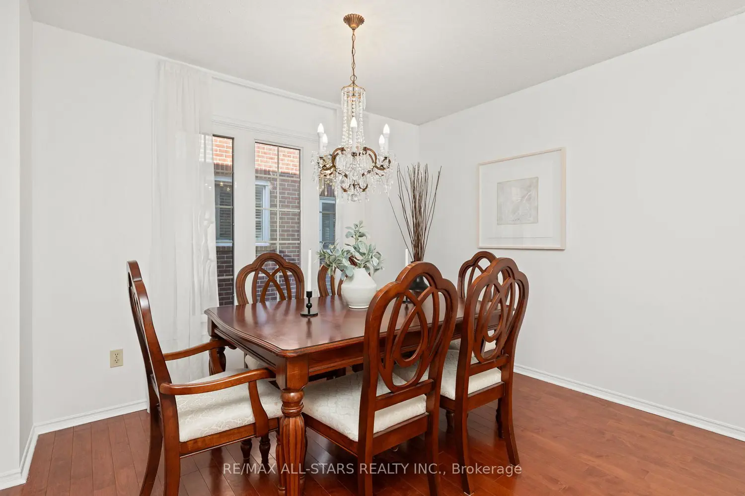83 John Stiver Crescent