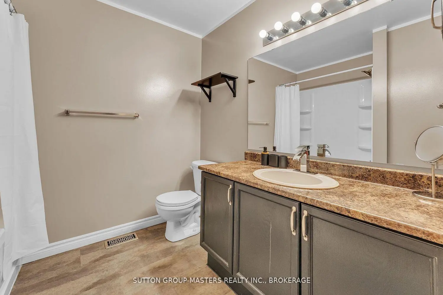 Additional image 14 of 384 Emerald Street