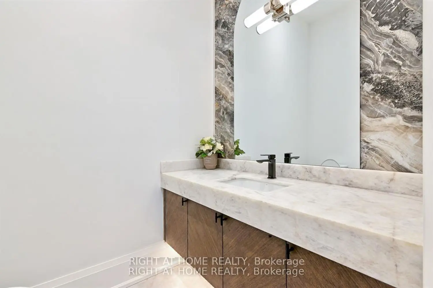 Additional image 7 of 27 Hurlingham Crescent