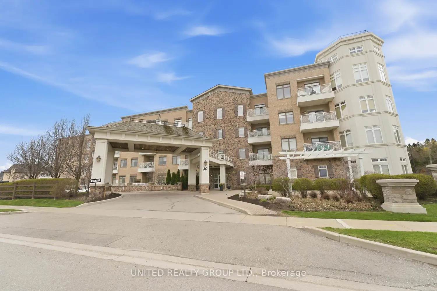 80 Burns Boulevard 128