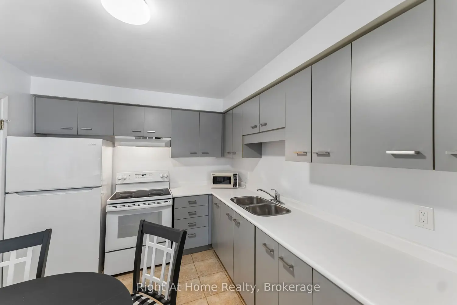 Additional image 16 of 565 Greenfield Avenue 310