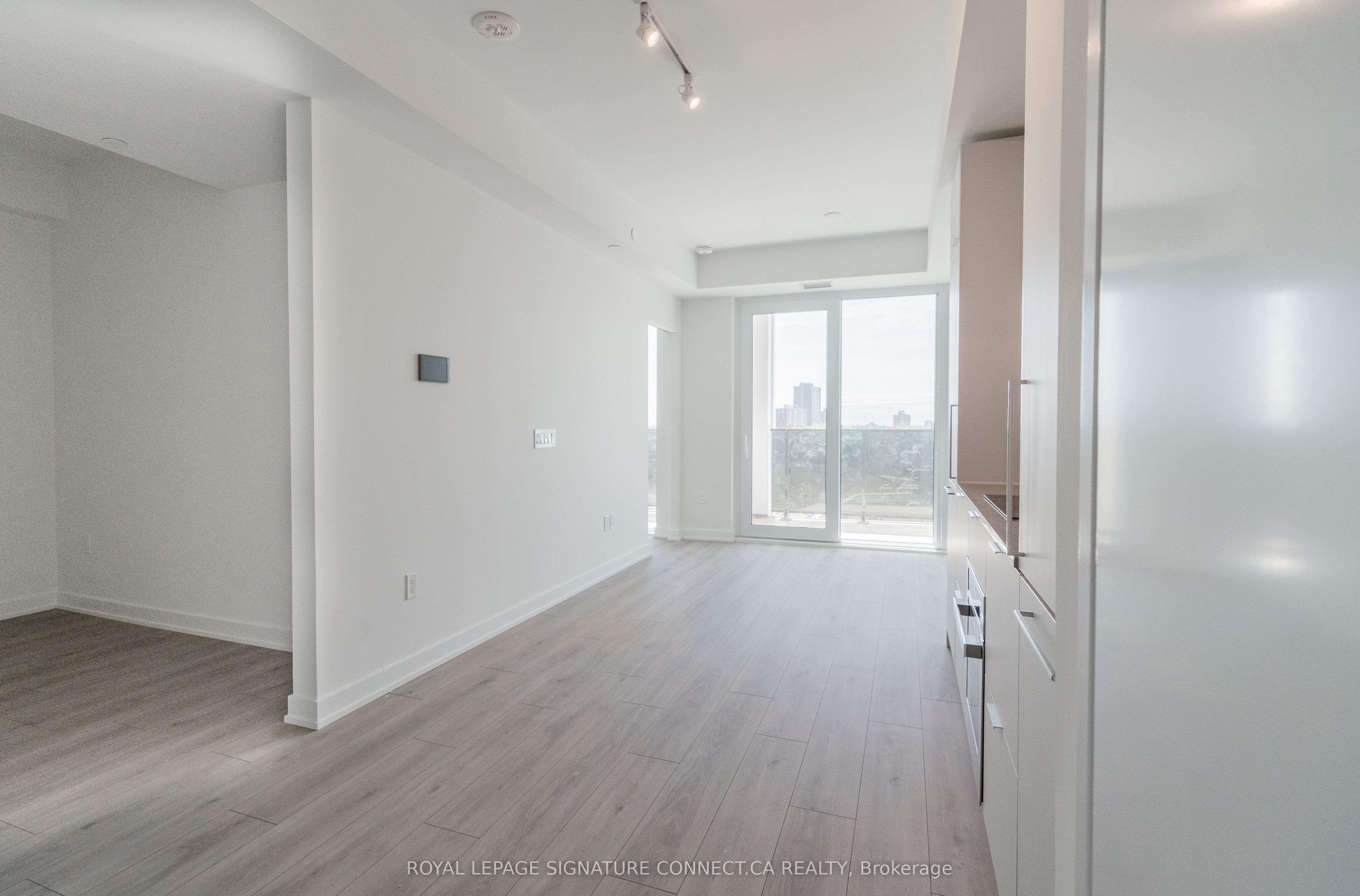 Additional image 6 of 402-1 Fairview Road E, Mississauga, ON, L5A 0B4