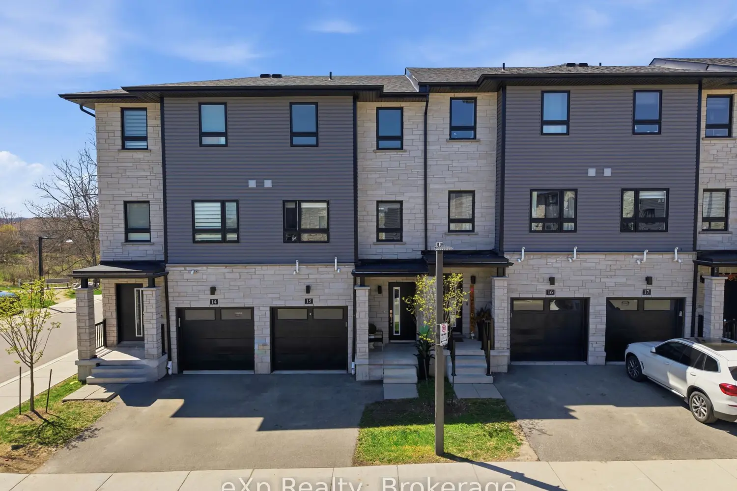 Additional image 2 of 51 Sparrow Avenue 15
