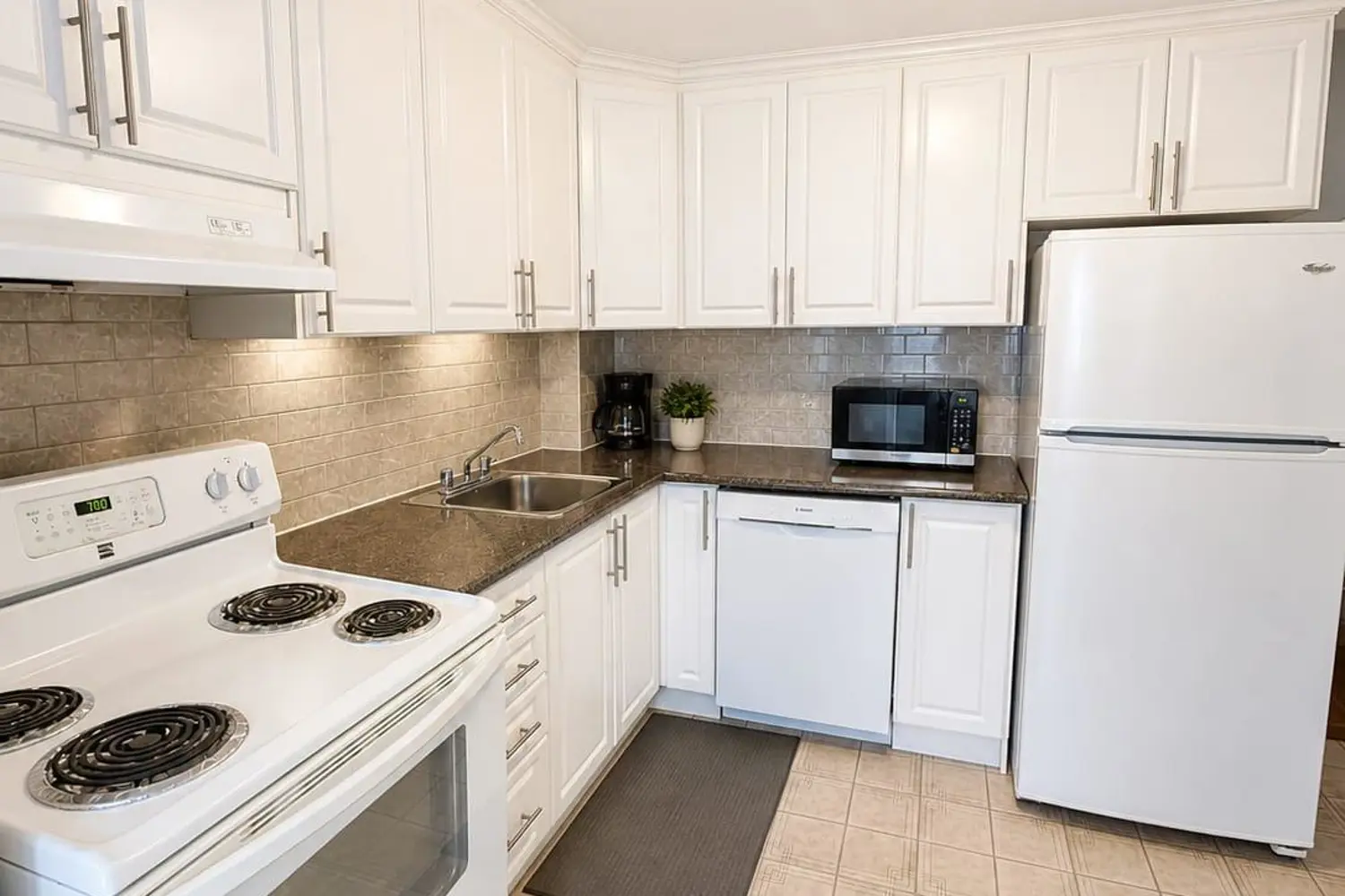 Additional image 6 of 112 Silverthorn Avenue