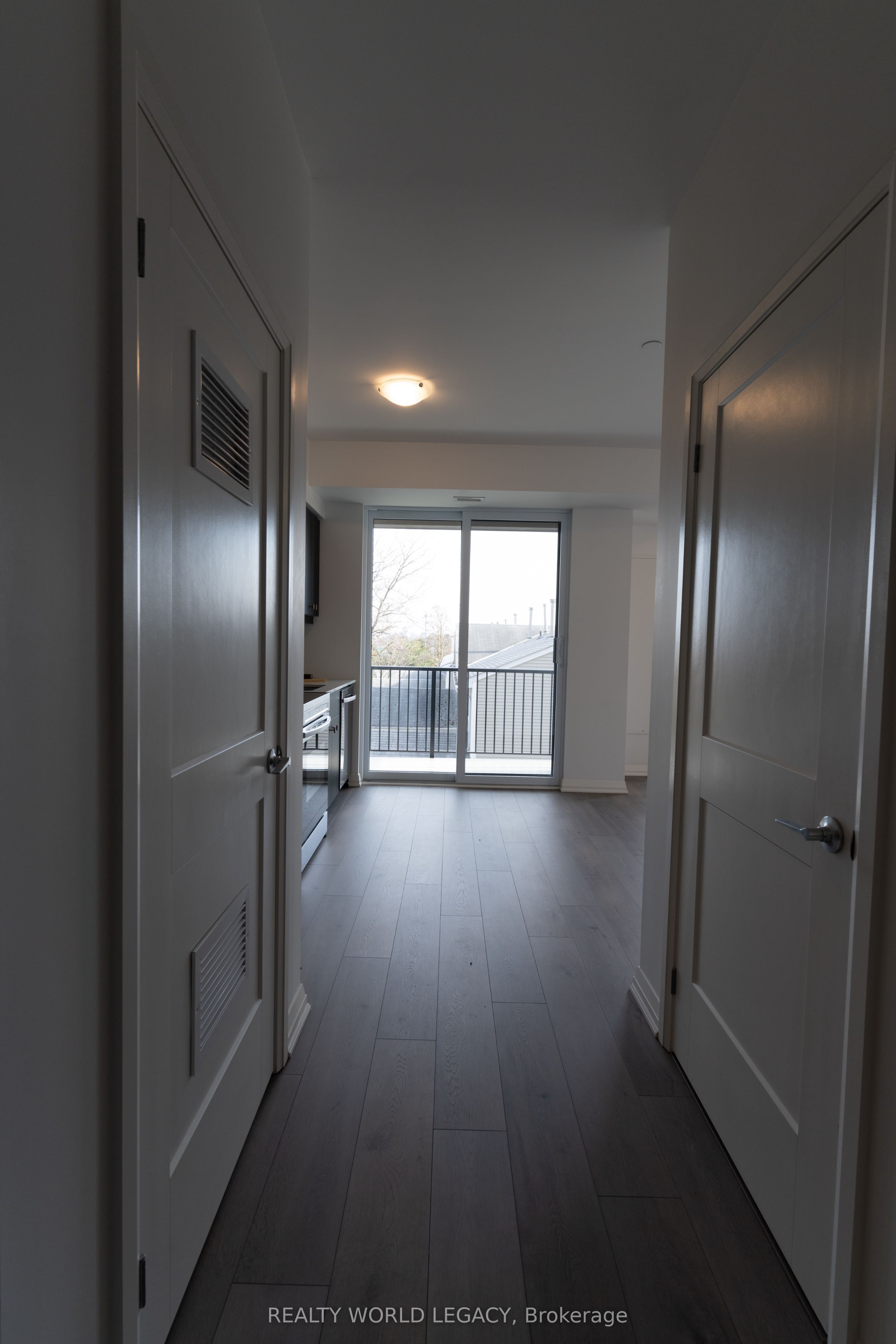 215-101 Golden Eagle Road, Waterloo, ON, N2V 0H4 photo 2