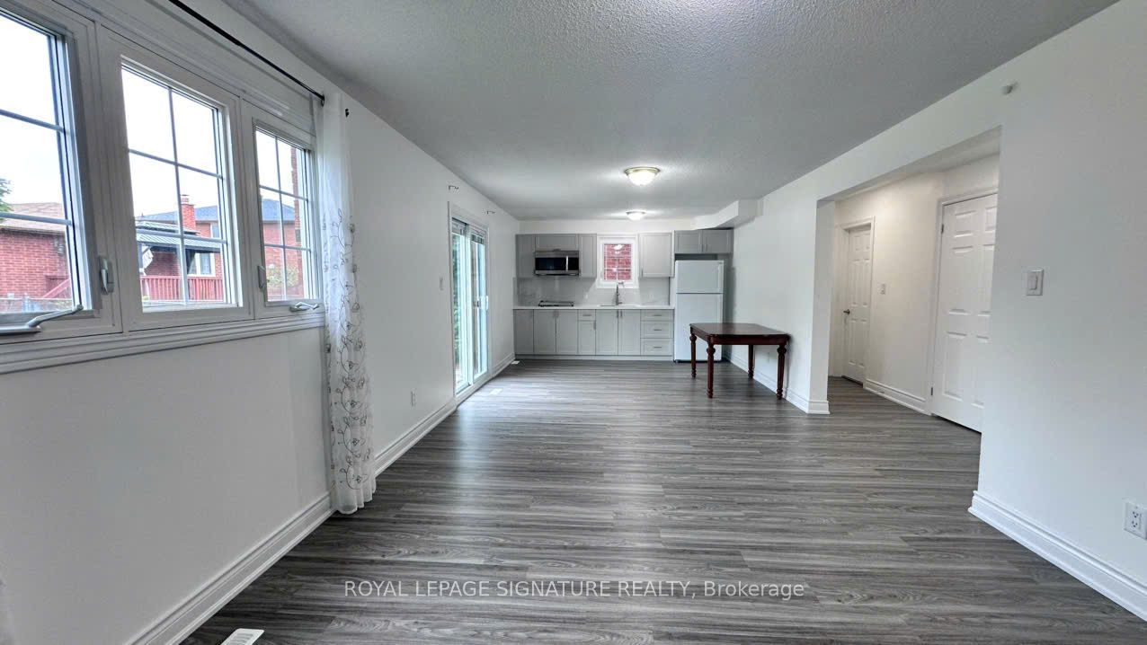Additional image 3 of Walkout Base-3137 Sunnyhill Drive, Mississauga, ON, L4X 2K5