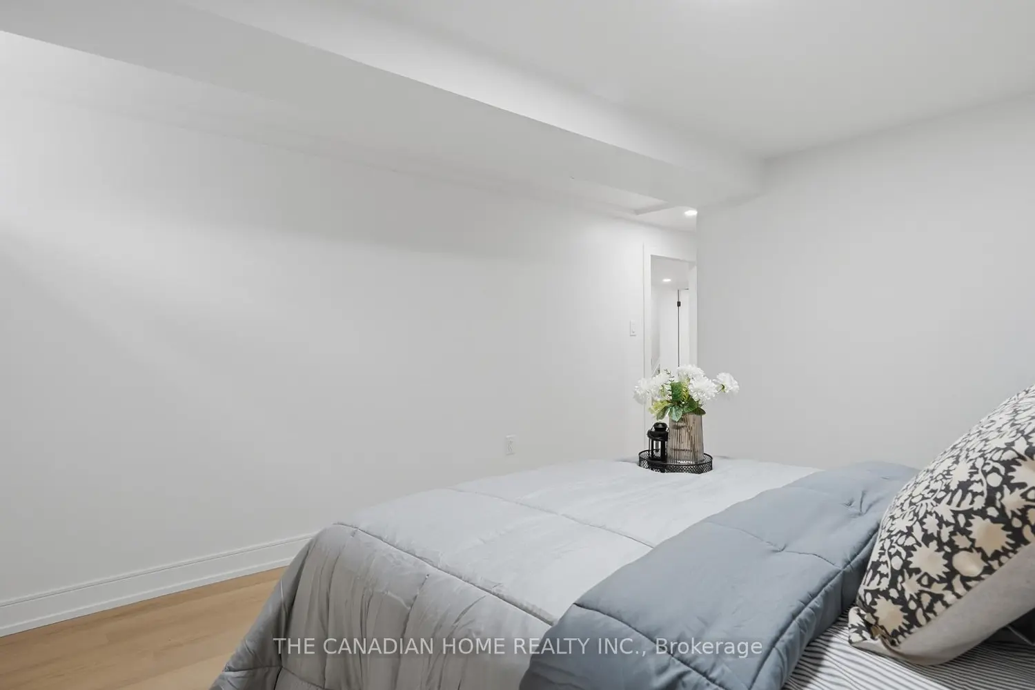 Additional image 8 of 6041 Cadham Street