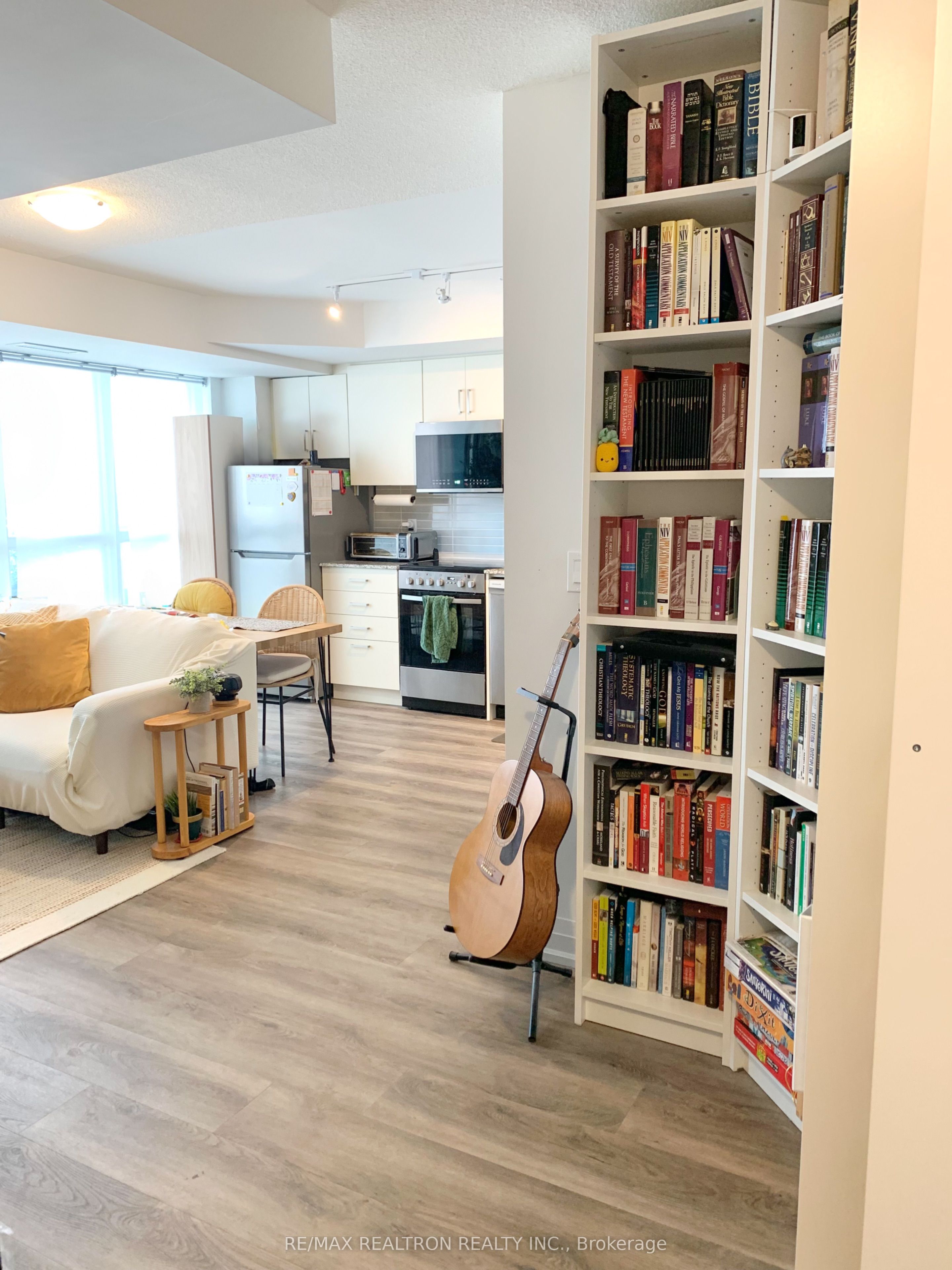 Additional image 5 of 426-20 Meadowglen Place, Toronto, ON, M1H 2Y5