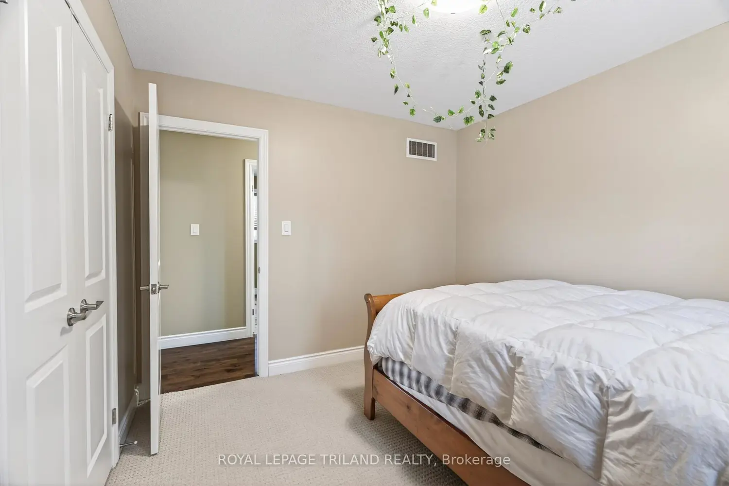Additional image 8 of 40 Fieldstone Crescent