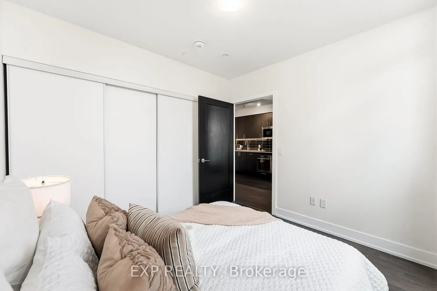 Additional image 11 of 2550 Simcoe Street 1713