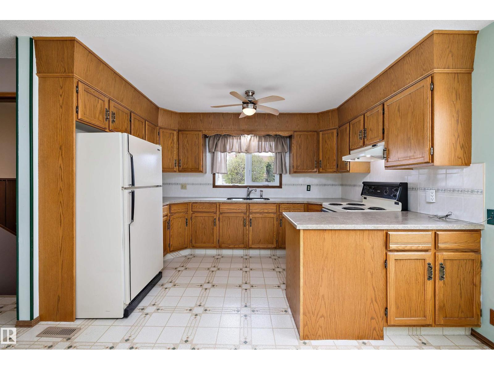 Additional image 4 of 16307 111 Street NW, Edmonton, AB, T5X2A9