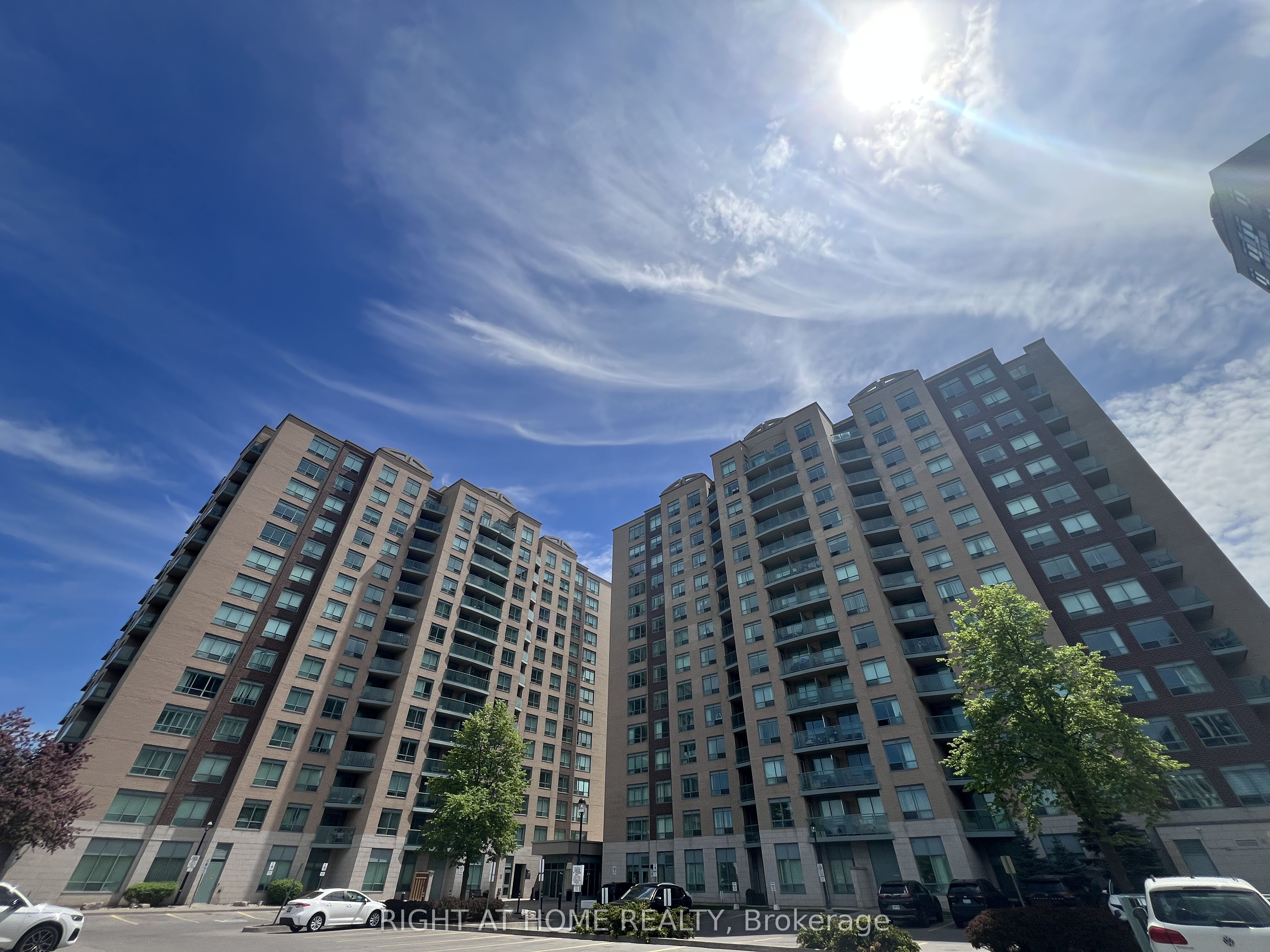 805-11 Oneida Crescent, Richmond Hill, ON, L4B 0A1