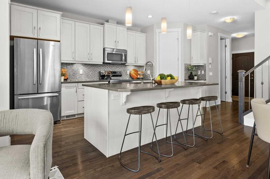 Additional image 5 of 2330 25 Avenue NW, Calgary, AB, T2M 2C3