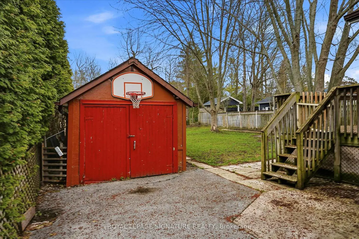 54 Farley Circle photo 4