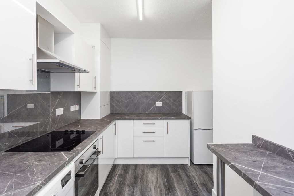 Additional image 2 of 2 bed flat to rentGrahams Road, Falkirk FK2