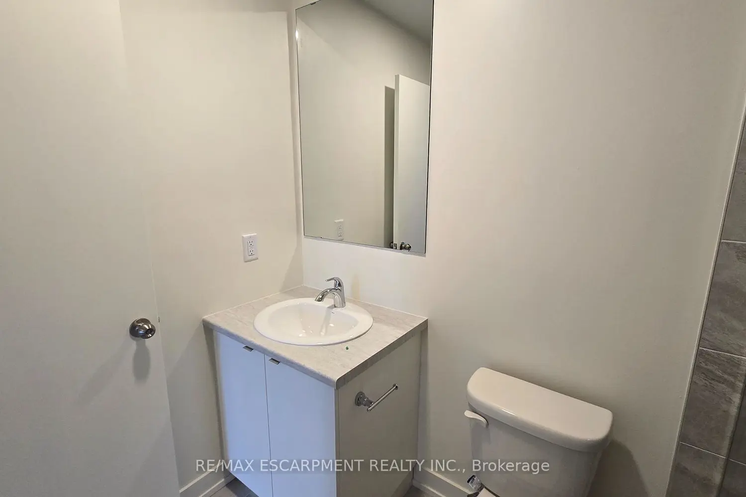 Additional image 14 of 16 Melbourne Avenue 210B