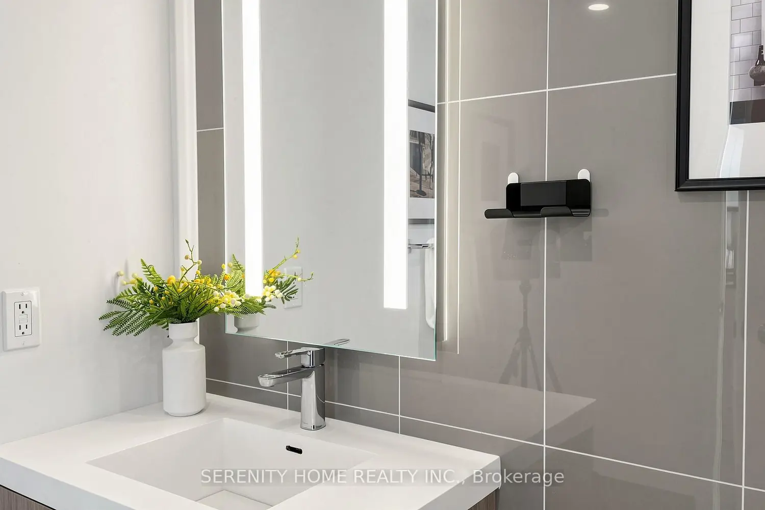 Additional image 10 of 575 Bloor Street 908