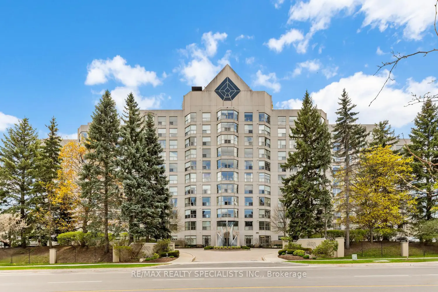 1700 The Collegeway 405