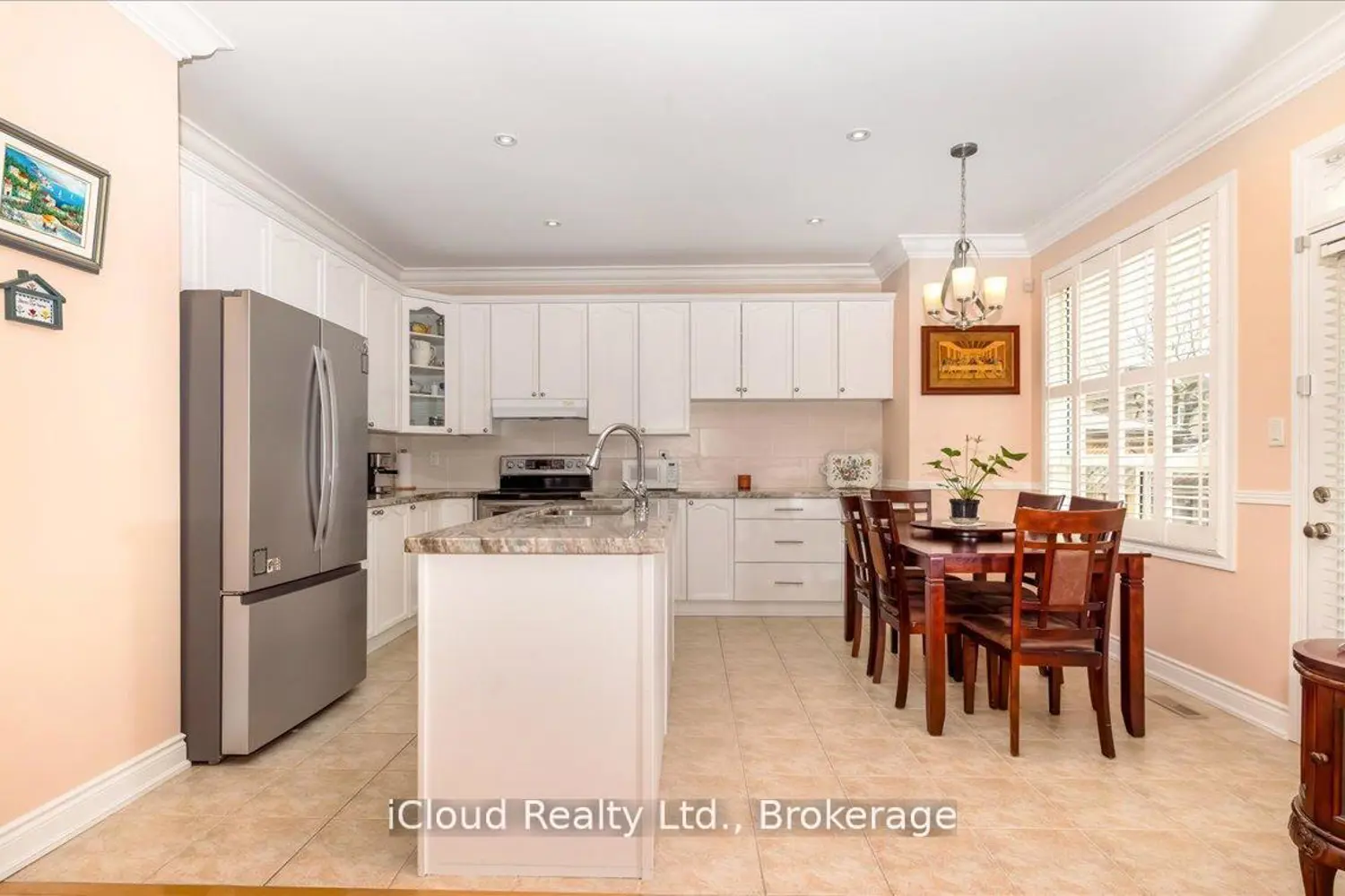 625 Laughren Crescent photo 4